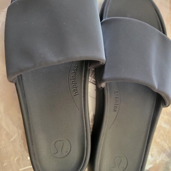 Men\'s size 11 black Lululemon slides main image 2